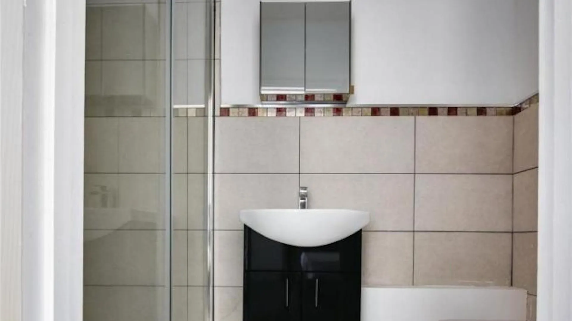 Holiday home Limehouse Townhomes A Modern 4-Bedroom 3-Bathroom Townhome With A Private Garden London United Kingdom
